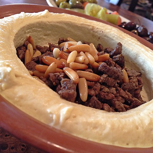 hommos with Meat