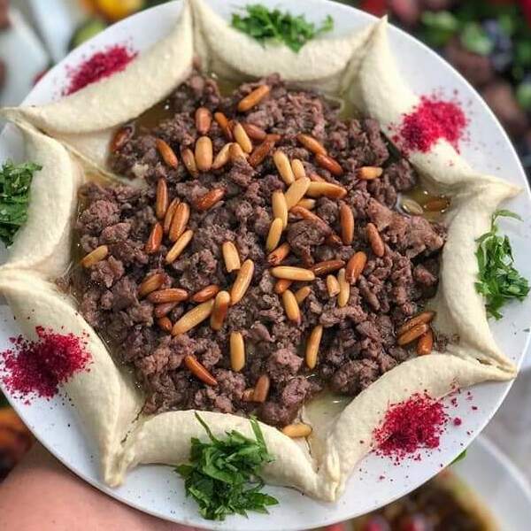 Meat With Hummus - for 3 people 