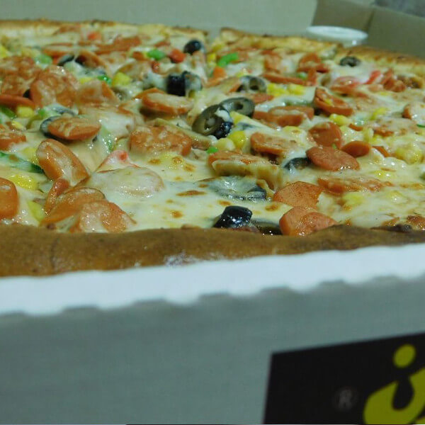 بيتزا نقانق XL