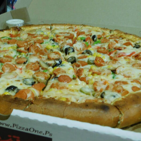 بيتزا نقانق L