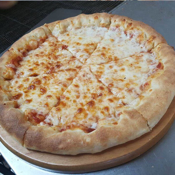 Pizza Margherita large 