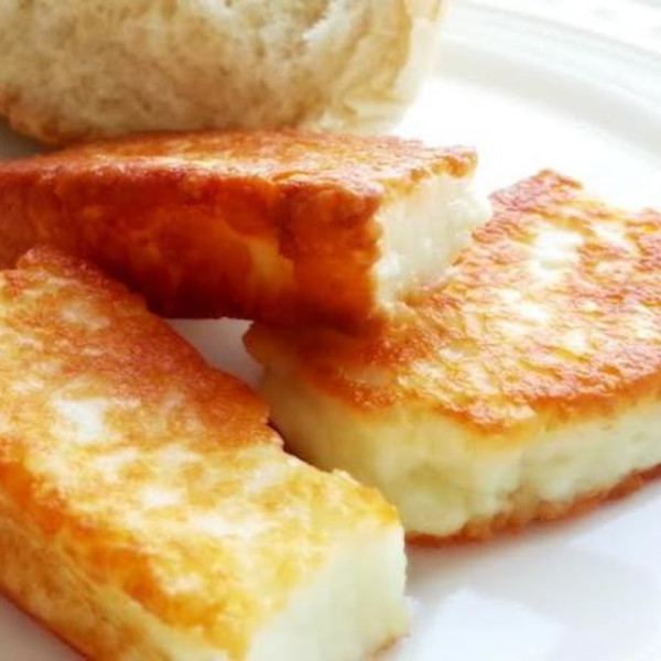 Fried white cheese