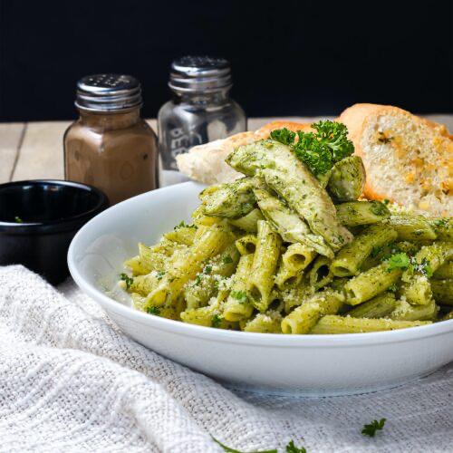 Penne pesto with chicken