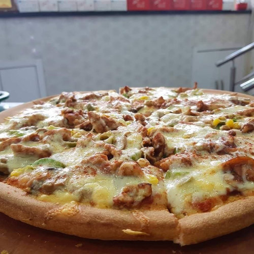Chicken Pizza with BBQ