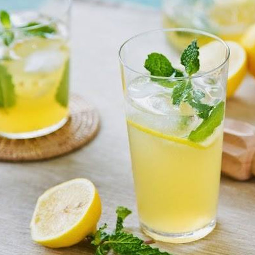  عصير ليمون طازج