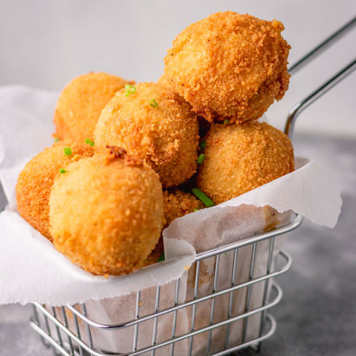 chicken balls stuffed with cheese 